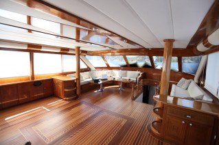ANGELO II -  Main Salon.JPG